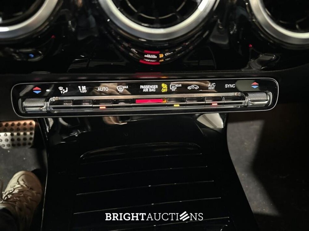 Mercedes-Benz A200 Business Solution AMG 163pk 2019 (Origineel-NL) A-Klasse, XH-436-L
