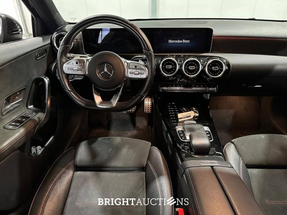 Mercedes-Benz A200 Business Solution AMG 163pk 2019 (Origineel-NL) A-Klasse, XH-436-L