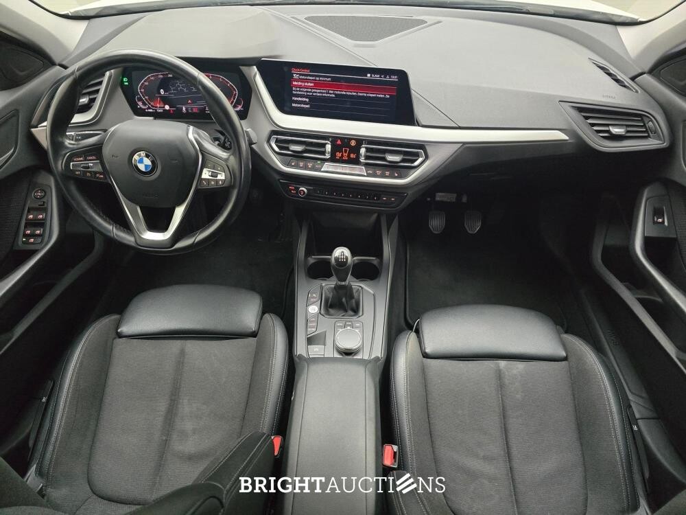 BMWBusiness 116i Business Edition 109pk 2022 (Origineel-NL) 1-serie, R-466-JR