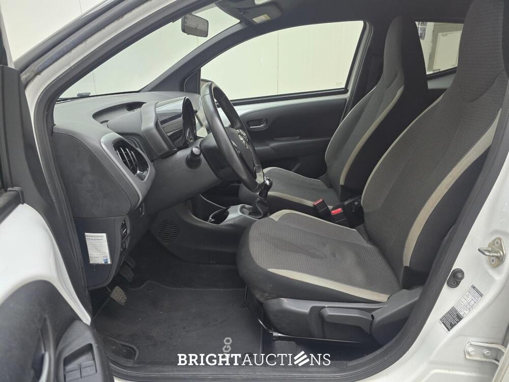 Toyota Aygo VVT-i x-cite ultimate 1.0 72pk 2022 (Origineel-NL), N-440-XN