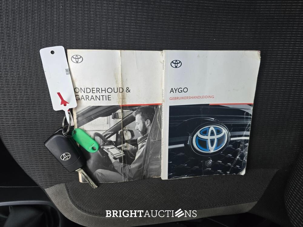 Toyota Aygo VVT-i x-cite ultimate 1.0 72pk 2022 (Origineel-NL), N-440-XN