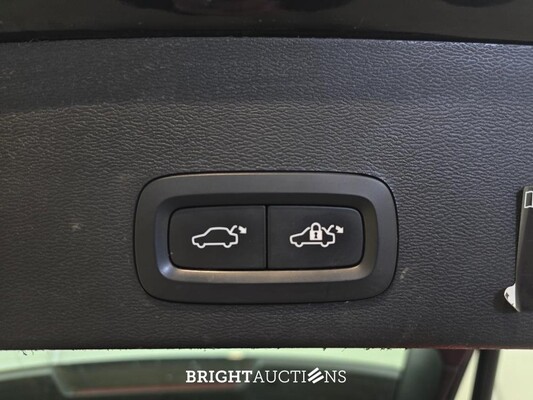 Volvo XC40 T4 Recharge Inscription Expression 1.5 211pk 2022 (Origineel-NL), P-822-BS