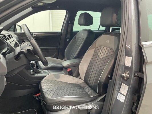 Volkswagen Tiguan eHybrid R-Line Business 1.4 TSI 265pk 2022 (Origineel-NL), P-225-HR