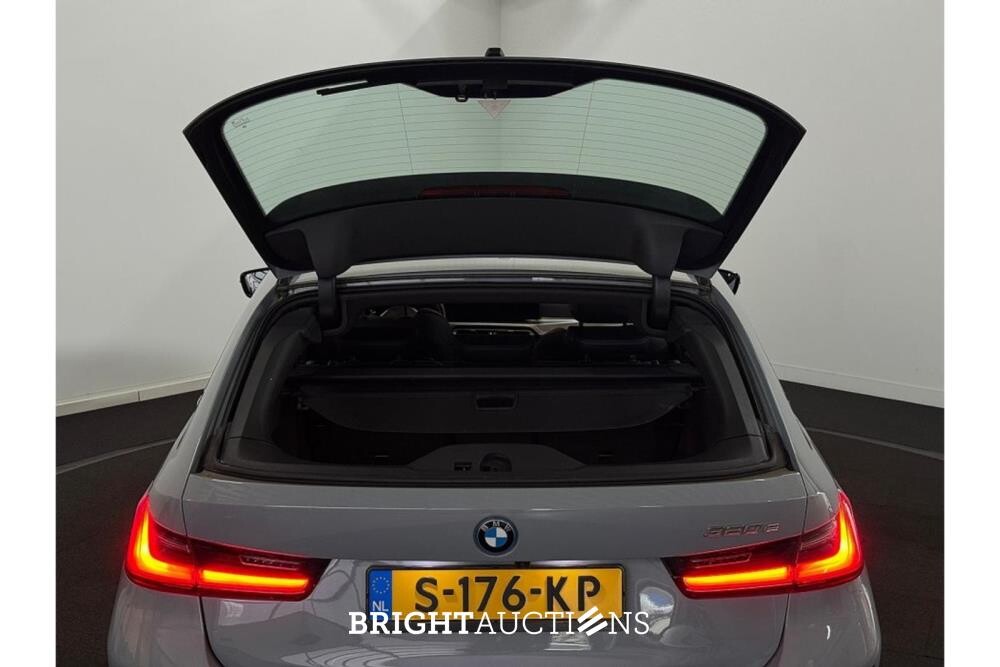 BMW 320e Touring M-Sport 272pk 2023 (Origineel-NL) 3-Serie, S-176-KP