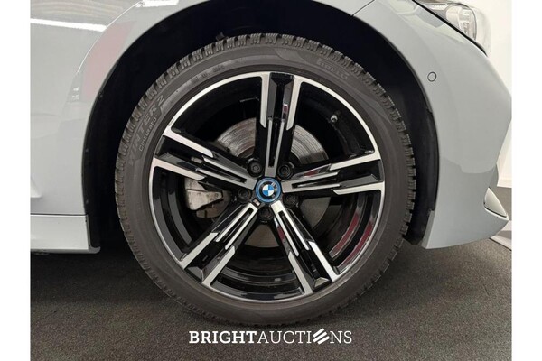 BMW 320e Touring M-Sport 272pk 2023 (Origineel-NL) 3-Serie, S-176-KP