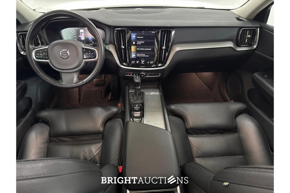 Volvo V60 Cross Country Pro 2.0 AWD 190pk 2020 (Origineel-NL), G-715-ZL
