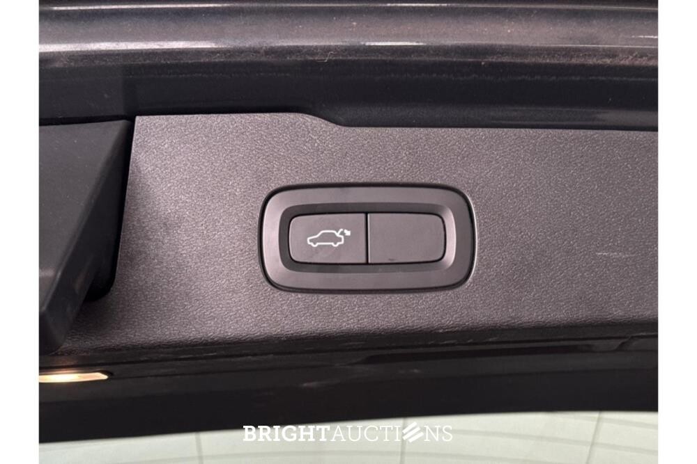 Volvo V60 Cross Country Pro 2.0 AWD 190pk 2020 (Origineel-NL), G-715-ZL