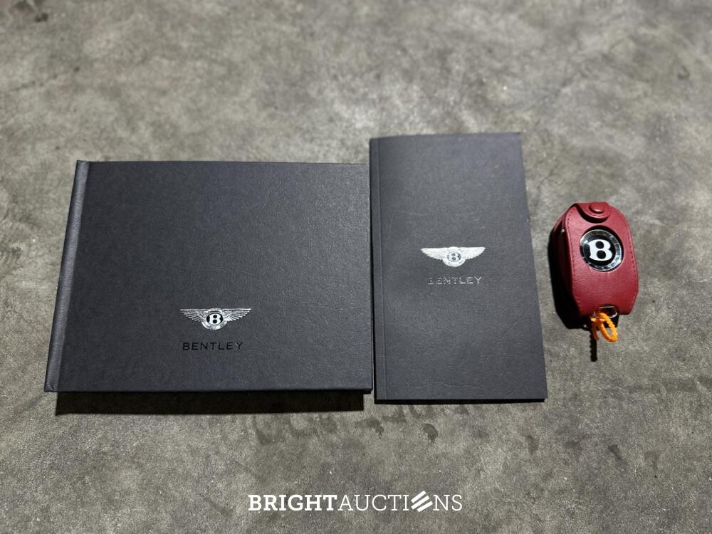 Bentley Bentayga 4.0 V8 S 549hp 2022 (Original-NL), P-719-VF