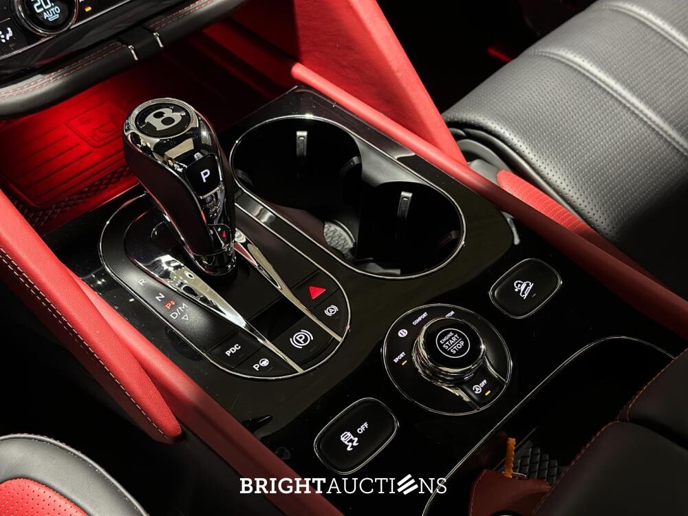 Bentley Bentayga 4.0 V8 S 549hp 2022 (Original-NL), P-719-VF