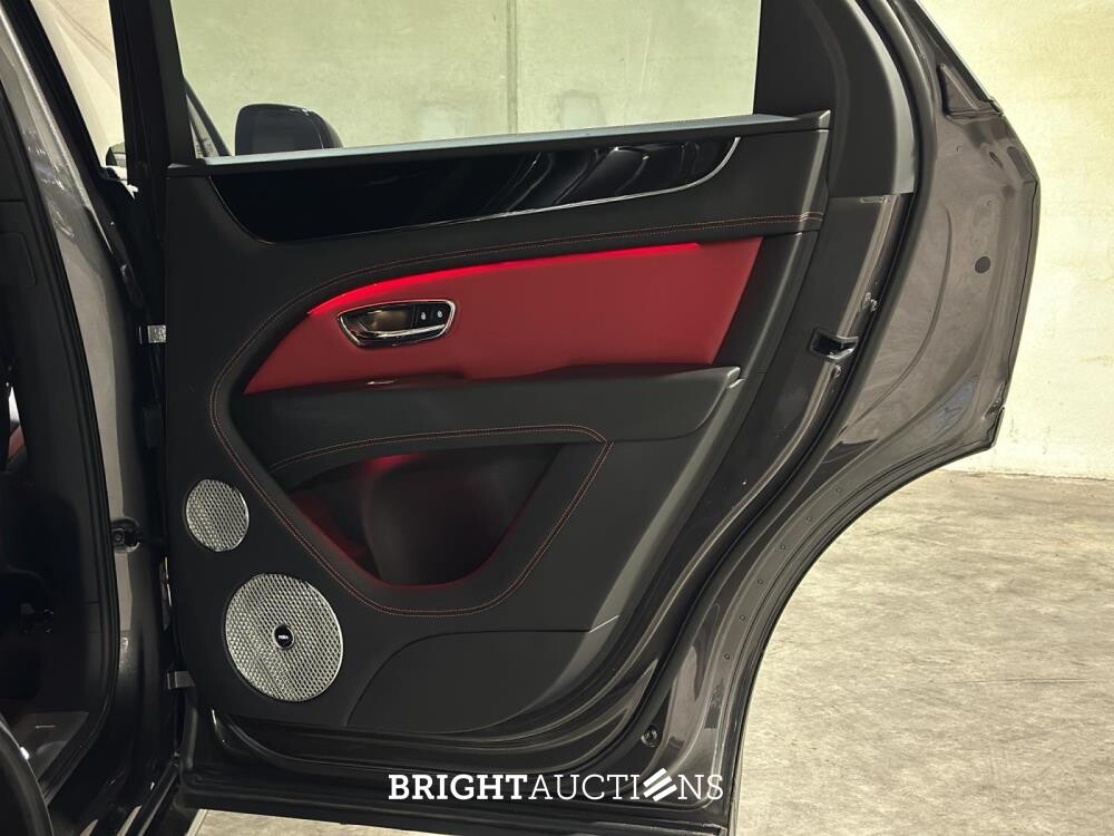 Bentley Bentayga 4.0 V8 S 549hp 2022 (Original-NL), P-719-VF