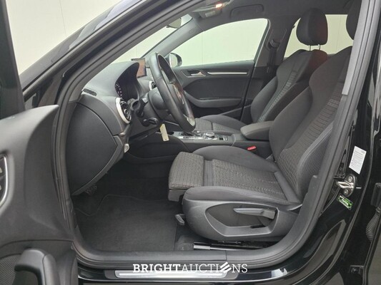 Audi A3 Sportback 30 Sport S Line Edition TFSI 116pk 2019 (Origineel-NL), ZV-837-X