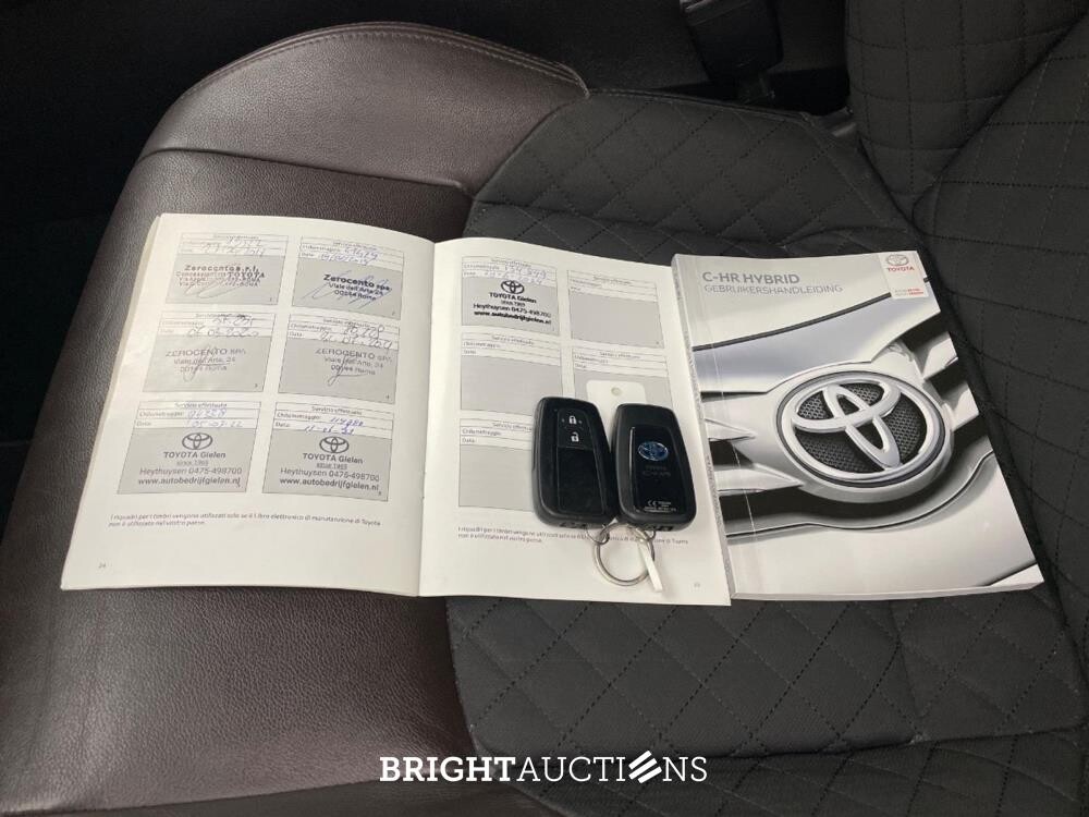Toyota C-HR Hybrid Executive 1.8 170pk 2017, P-886-JB