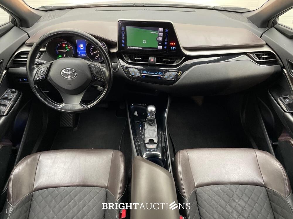Toyota C-HR Hybrid Executive 1.8 170pk 2017, P-886-JB