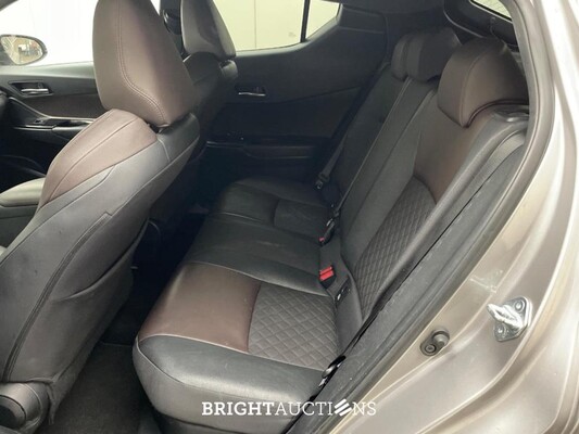 Toyota C-HR Hybrid Executive 1.8 170pk 2017, P-886-JB