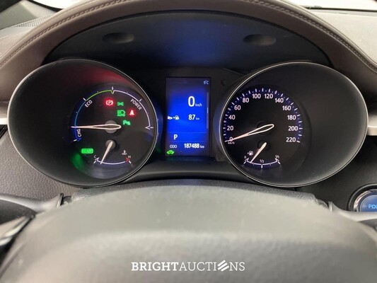 Toyota C-HR Hybrid Executive 1.8 170pk 2017, P-886-JB