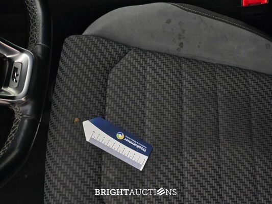 Volkswagen Golf Highline Business R 1.5 TSI 150pk 2018, X-726-KS