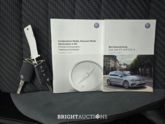 Volkswagen Golf Highline Business R 1.5 TSI 150pk 2018, X-726-KS