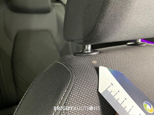 Volkswagen Golf eTSI Style 1.5 150pk 2020, X-368-TL