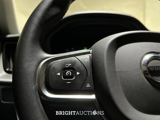 Volvo XC60 2.0 T6 Plug-in hybrid AWD Core Bright 253pk 2027 (Origineel-NL+1e eigenaar), S-190-RP