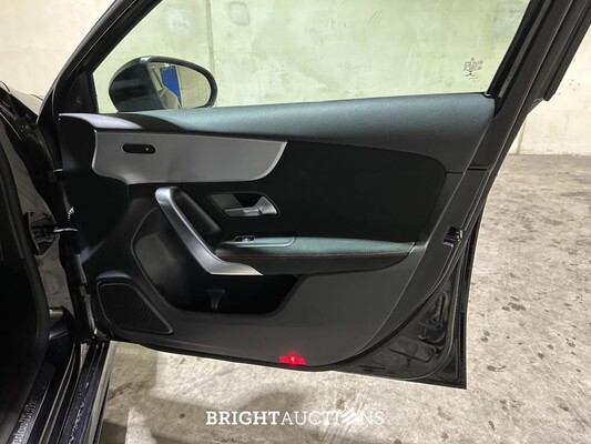 Mercedes-Benz A250 e Business Solution AMG Limited A-klasse 160pk 2021 (Origineel-NL), K-518-SP