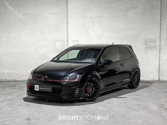 Volkswagen Golf GTI Performance (VII / MK7 / Golf 7) 396pk 2014