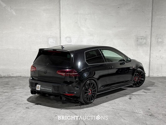 Volkswagen Golf GTI Performance (VII / MK7 / Golf 7) 396pk 2014