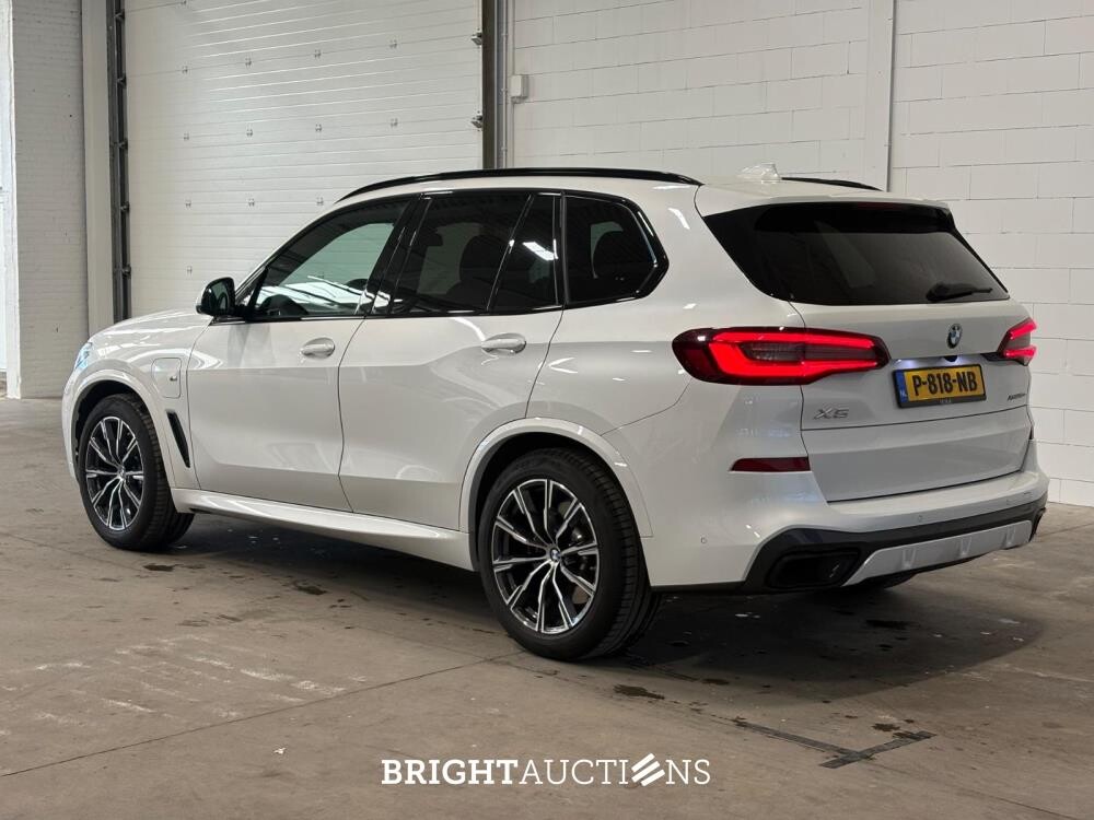 BMW X5 xDrive45e High Executive 398pk 2022, P-818-NB