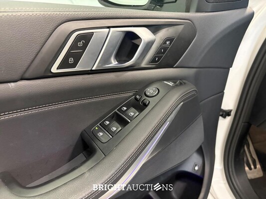 BMW X5 xDrive45e High Executive 398pk 2022, P-818-NB