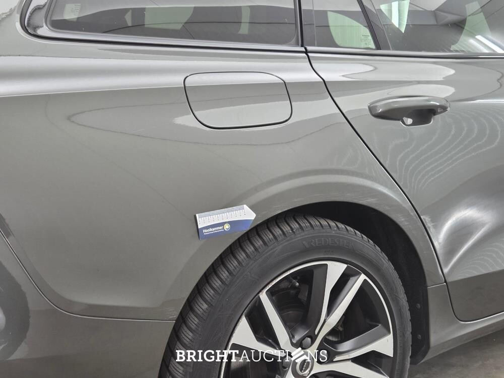 Volvo V60 T6 Recharge R-Design 2.0 AWD 398hp 2022 (Original-NL), P-467-DX