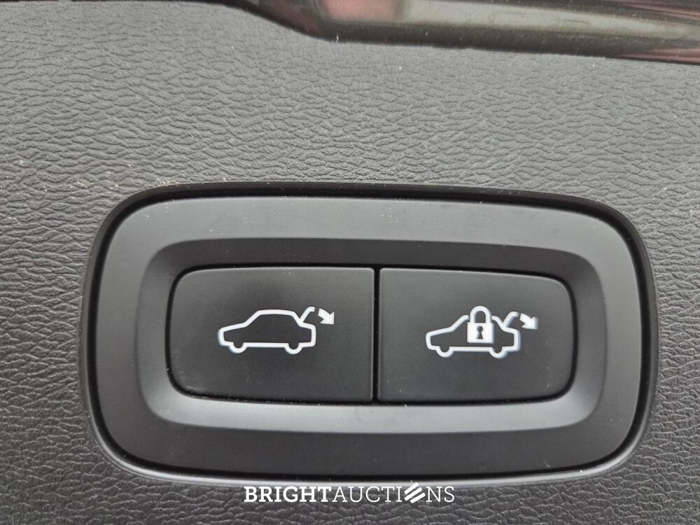 Volvo V60 T6 Recharge R-Design 2.0 AWD 398hp 2022 (Original-NL), P-467-DX