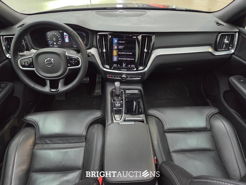 Volvo V60 T6 Recharge R-Design 2.0 AWD 398hp 2022 (Original-NL), P-467-DX