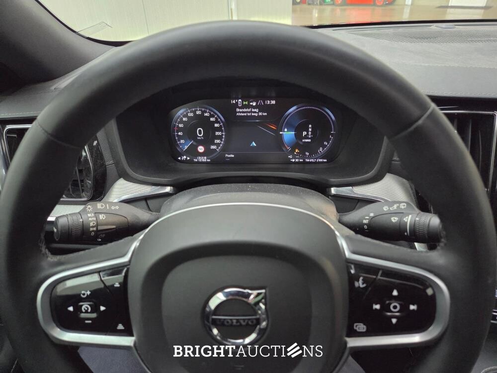 Volvo V60 T6 Recharge R-Design 2.0 AWD 398hp 2022 (Original-NL), P-467-DX