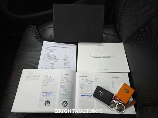 Volvo V60 T6 Recharge R-Design 2.0 AWD 398hp 2022 (Original-NL), P-467-DX