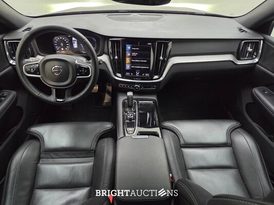 Volvo V60 T6 Recharge R-Design 2.0 AWD 398hp 2022 (Original-NL), P-467-DX
