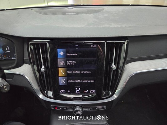 Volvo V60 T6 Recharge R-Design 2.0 AWD 398hp 2022 (Original-NL), P-467-DX