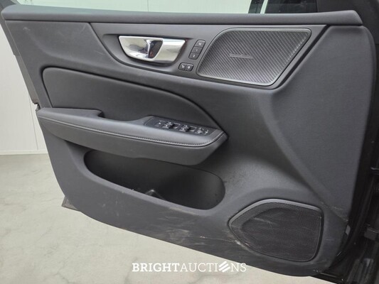 Volvo V60 T6 Recharge R-Design 2.0 AWD 398hp 2022 (Original-NL), P-467-DX