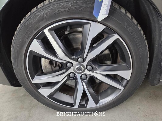 Volvo V60 T6 Recharge R-Design 2.0 AWD 398hp 2022 (Original-NL), P-467-DX
