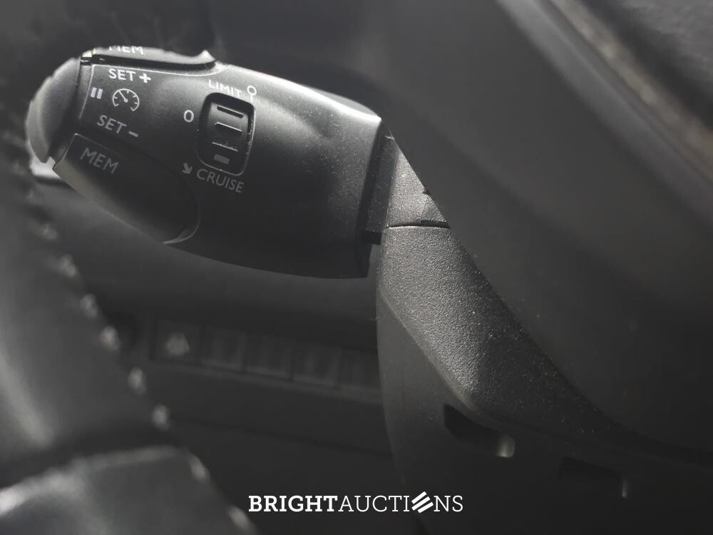 Peugeot 2008 Blue Lease Active 1.2 PureTech 102hp 2021 (Original-NL), K-558-SR