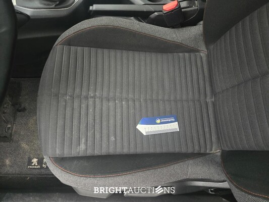 Peugeot 2008 Blue Lease Active 1.2 PureTech 102hp 2021 (Original-NL), K-558-SR