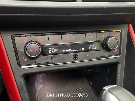 Volkswagen Polo GTI 2.0 TSI 200pk 2018, P-741-LJ