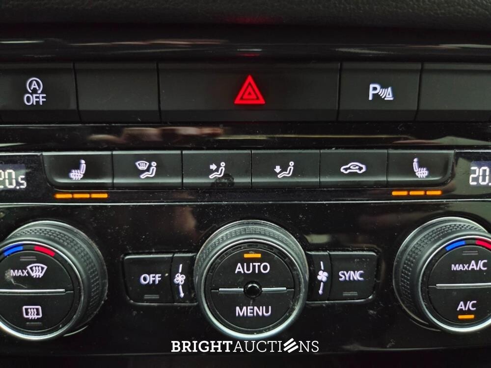 Volkswagen T-Roc Sport 1.5 TSI 150pk 2019, T-667-TX