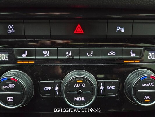 Volkswagen T-Roc Sport 1.5 TSI 150pk 2019, T-667-TX