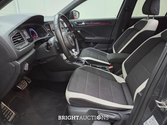 Volkswagen T-Roc Sport 1.5 TSI 150pk 2019, T-667-TX