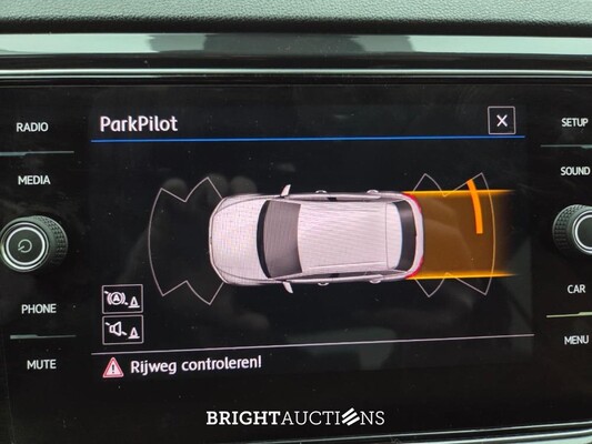 Volkswagen T-Roc Sport 1.5 TSI 150pk 2019, T-667-TX