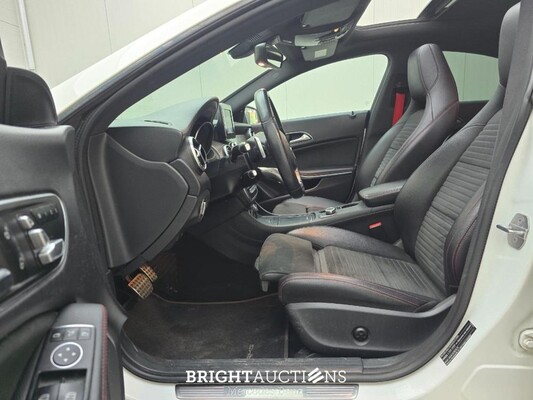 Mercedes-Benz CLA 200 Ambition 156pk 2018 CLA-Klasse, T-118-SL