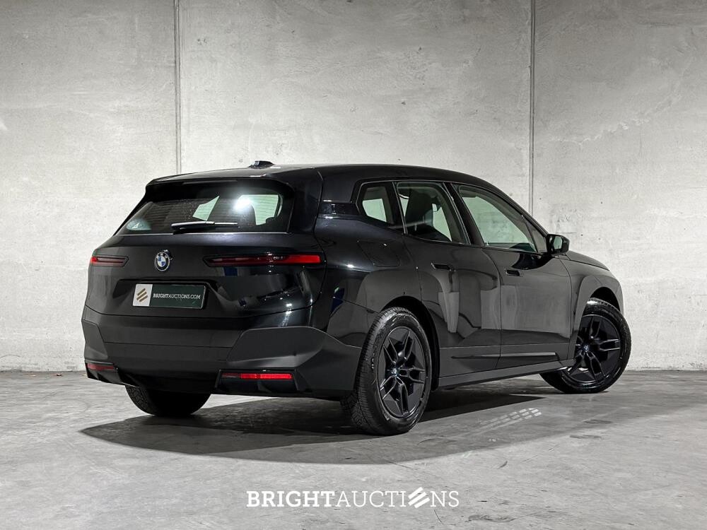BMW iX xDrive40 Executive 77 kWh 326pk 2023 (Origineel-NL), T-756-HD