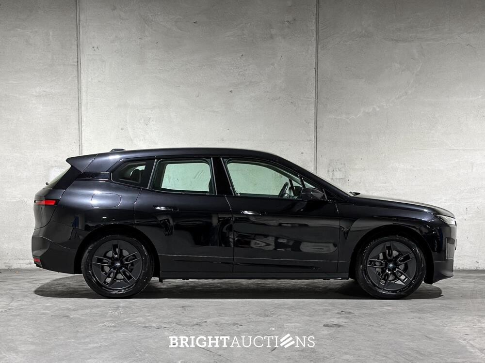 BMW iX xDrive40 Executive 77 kWh 326pk 2023 (Origineel-NL), T-756-HD