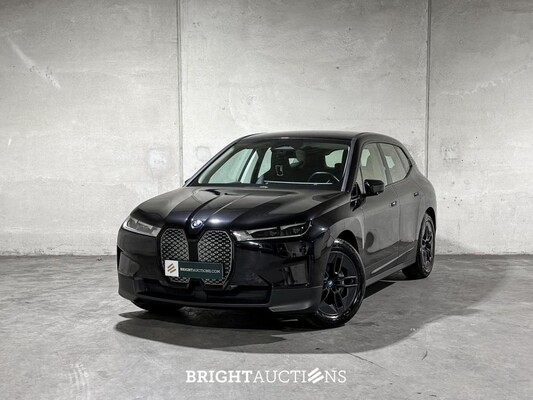 BMW iX xDrive40 Executive 77 kWh 326pk 2023 (Origineel-NL), T-756-HD