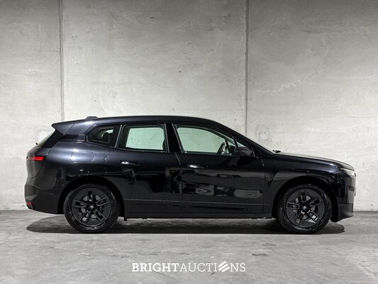 BMW iX xDrive40 Executive 77 kWh 326pk 2023 (Origineel-NL), T-756-HD
