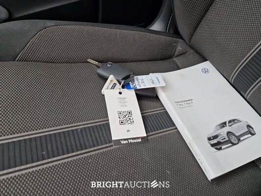 Volkswagen T-Roc Style 1.5 TSI 150pk 2022 (Origineel-NL), N-425-RL